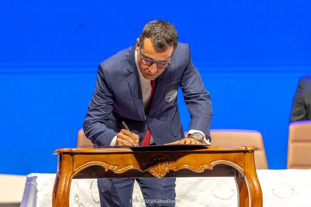 d7004af3 ffef 4e63 b8e0 f93de24a8de8