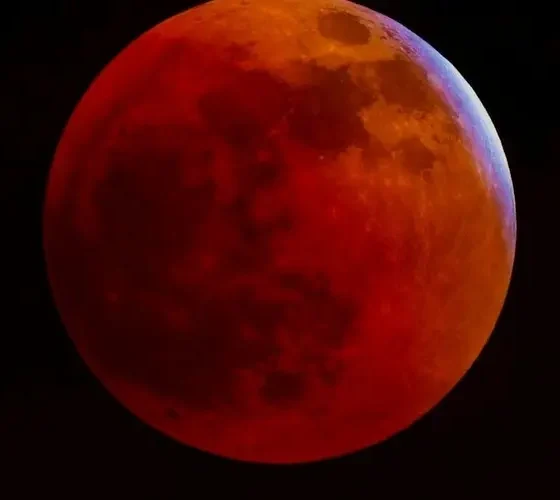 572837545 lua de sangue