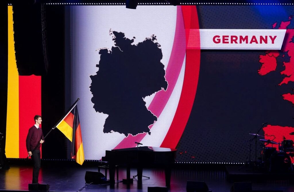 013fd121 518f 4602 94a3 a53d0a1b035a